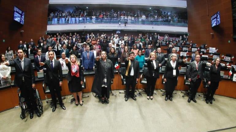Celebra Sheinbaum reducción de salarios de ministros de la Corte