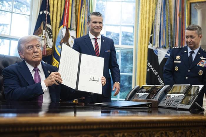 Oficializa Trump cambio de nombre del Departamento de Defensa a "de Guerra" Oficializa Trump cambio de nombre del Departamento de Defensa a "de Guerra"