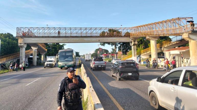 Falta de energía eléctrica deriva en nuevo bloqueo carretero; ahora en la Villahermosa -Teapa