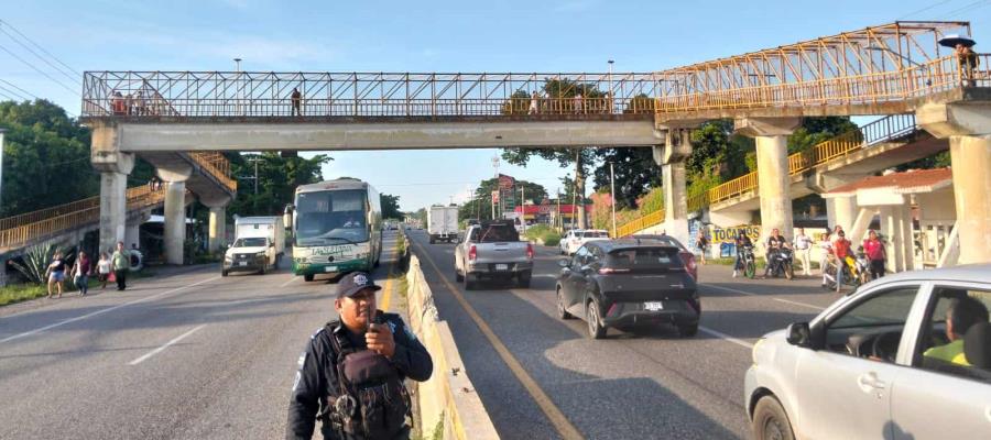 Falta de energía eléctrica deriva en nuevo bloqueo carretero; ahora en la Villahermosa -Teapa Falta de energía eléctrica deriva en nuevo bloqueo carretero; ahora en la Villahermosa -Teapa