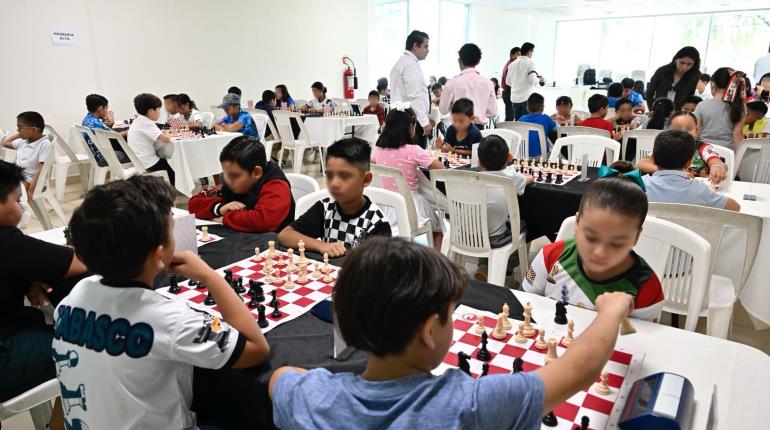 Organizan Torneo de Ajedrez ISSET 2025 "Jaque Mate por la Paz"