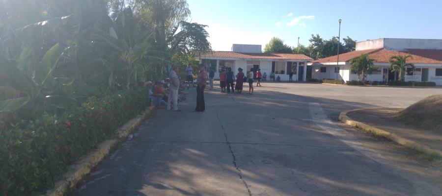 Por falta de agua, habitantes de Tamulté de la Sabanas se manifiestan en potabilizadora de Chilapa Por falta de agua, habitantes de Tamulté de la Sabanas se manifiestan en potabilizadora de Chilapa