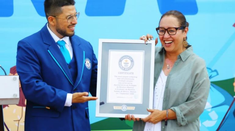 Ecatepec rompe récord Guinness World del mayor número de personas recogiendo basura simultáneamente