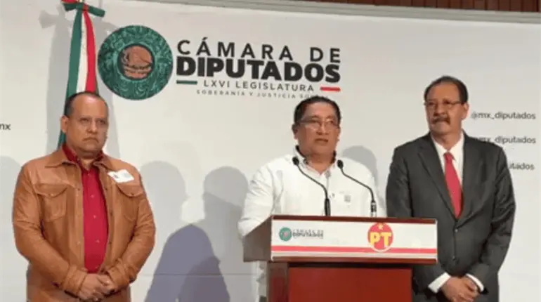 "No hay persecución para nadie": Gobierno se deslinda de caso Hiram Llergo