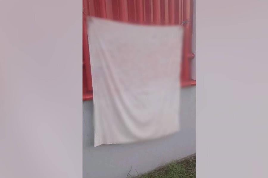 Localizan manta con amenaza en reja del Cobatab 32 en Cunduacán Localizan manta con amenaza en reja del Cobatab 32 en Cunduacán