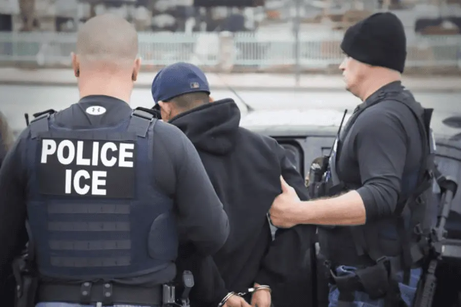 México solicita investigación por muerte de migrante en ataque a oficina del ICE: Presidenta