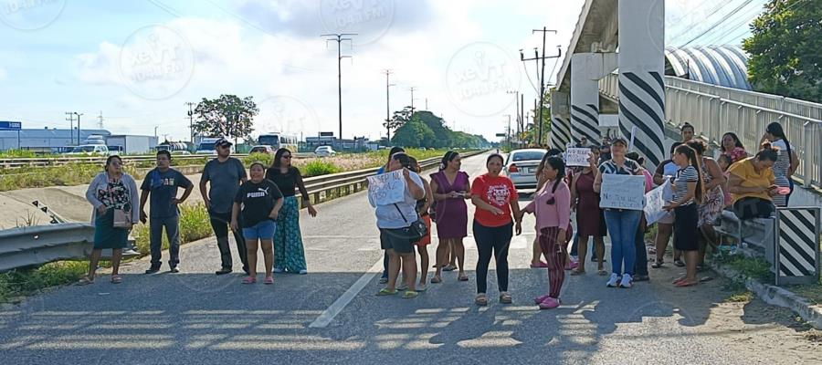 Bloquean casi 5 horas la Cárdenas a Villahermosa por primaria sin energía eléctrica