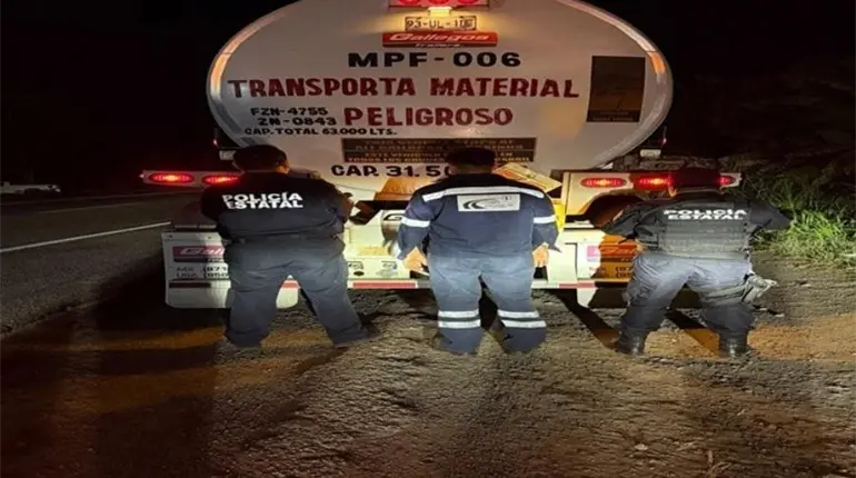 Aseguran 63 mil litros de hidrocarburo en Centla