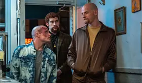 Atrapado robando; de cine de autor a trabajar con Bad Bunny