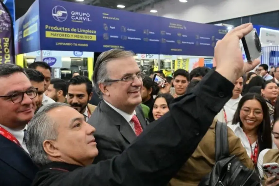 México aumentará 50% aranceles a vehículos importados de China: Ebrard