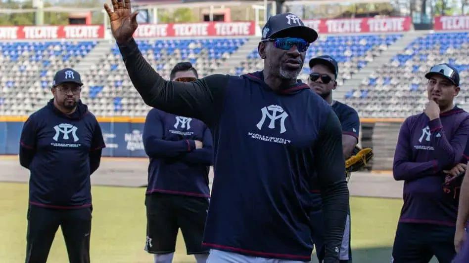 Sultanes hace oficial la salida de Roberto Kelly, quien fuera su manager desde 2018
