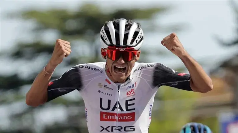 Isaac del Toro gana el Giro della Toscana; su victoria 11 de la temporada