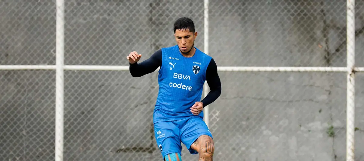 Luego de 8 meses, Carlos Salcedo regresa a los entrenamientos con Rayados