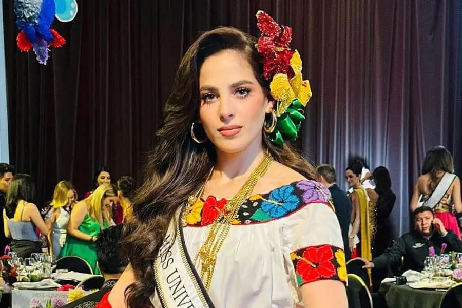 Fátima Bosch lleva el traje de tabasqueña a Miss Universe México
