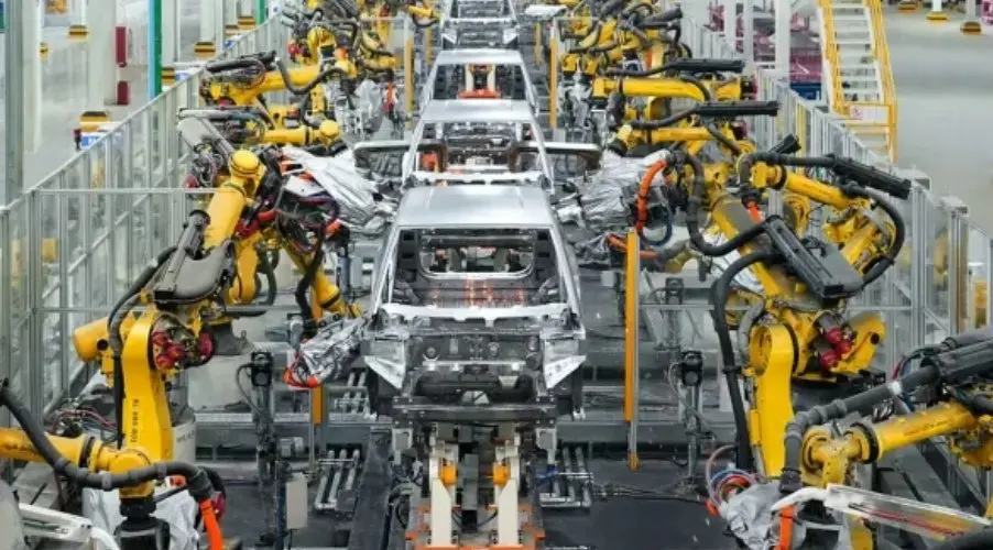 China tilda de "coerción" propuesta de México de elevar aranceles a autos asiáticos