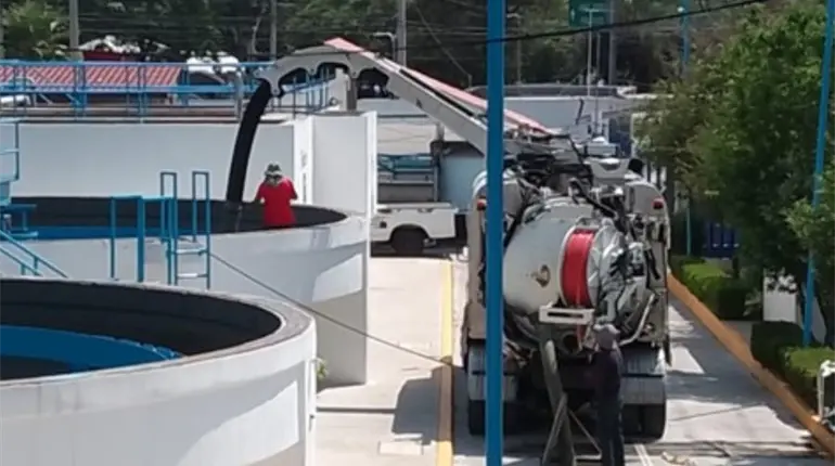 Trabajadores de organismo de agua potable en Naucalpan denuncian, que les exigen el 10% del sueldo para Morena