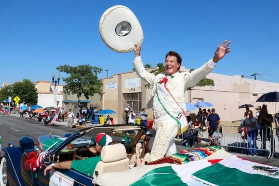 Llama Sheinbaum a mexicanos en EE. UU. tener precaución durante festejos patrios, por posibles redadas