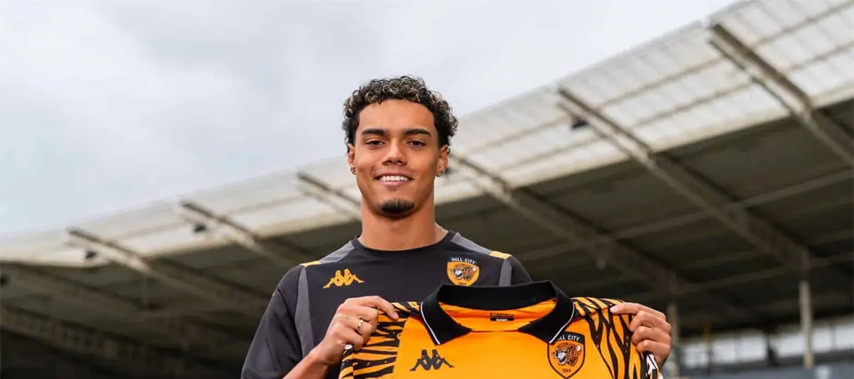 João Mendes, hijo de Ronaldinho, ficha por el Hull City de la segunda inglesa