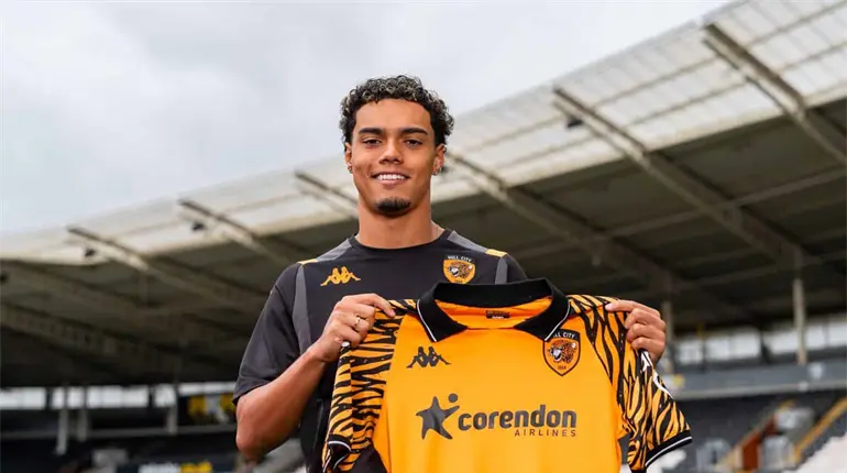 João Mendes, hijo de Ronaldinho, ficha por el Hull City de la segunda inglesa