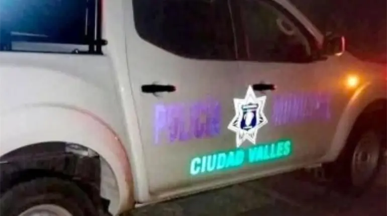 Aseguran en Querétaro patrullas "piratas" con logotipos de Policías Municipales de SLP