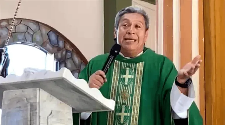 Exhorta padre Camacho a persistir en la familia y en la casa del padre para recibir las bendiciones de Cristo