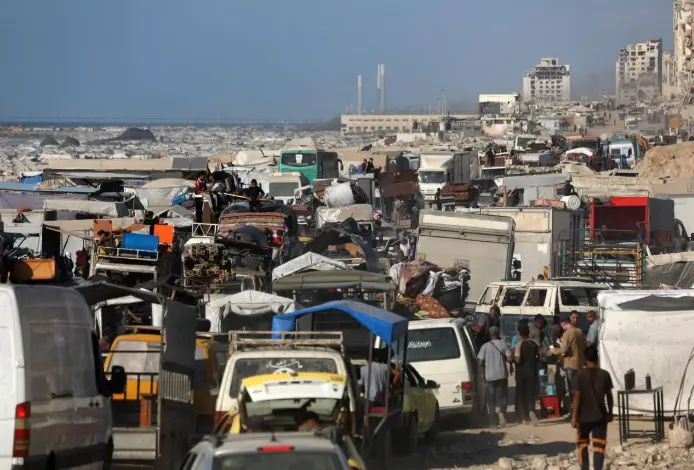 Más de 250 mil palestinos abandonan Gaza tras incremento de bombardeos israelíes