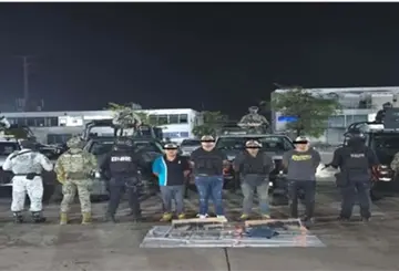 Detienen a presuntos integrantes del CJNG en Tabasco con armas y drogas