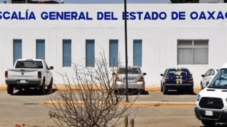 Investigan por feminicidio a 10 oficiales, tras encontrar muerta a mujer en separos de Salina Cruz, Oaxaca
