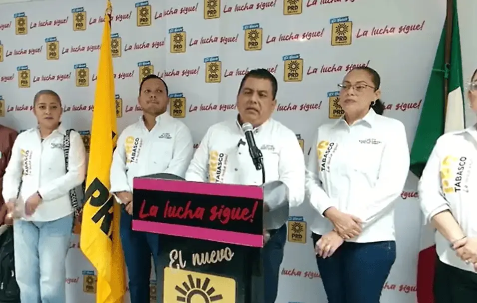 Falta de pago de Pemex obliga a empresarios a sumarse al comercio informal o emigrar a otros estados: PRD
