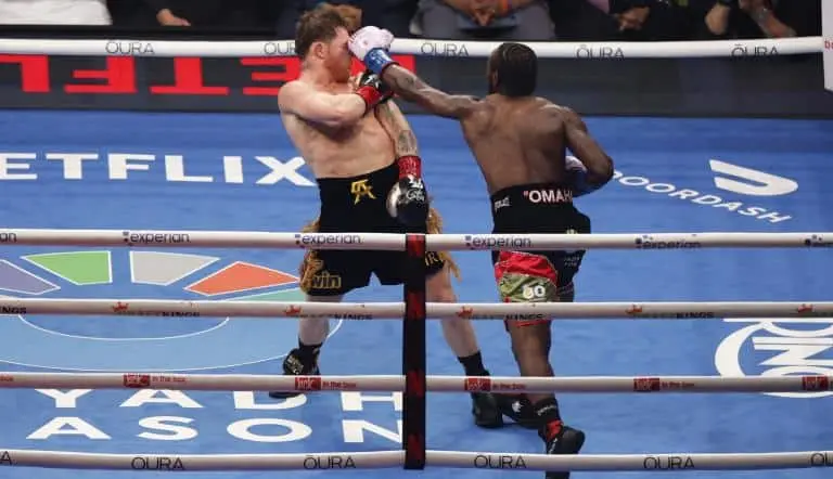 Esposa de Canelo: "Cabeza en alto; esto no te define"