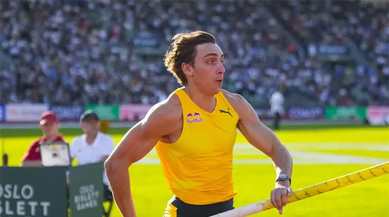 Mondo Duplantis rompe nuevo récord en salto con pértiga