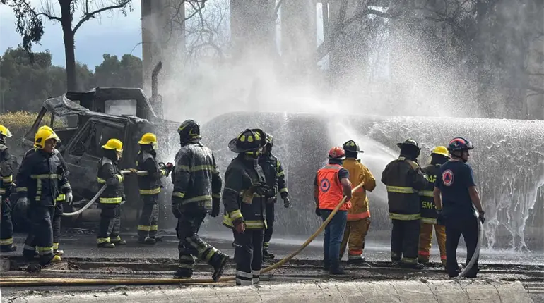 Fallece chofer de la pipa; sube a 19 el número de víctimas mortales por explosión de pipa en CDMX