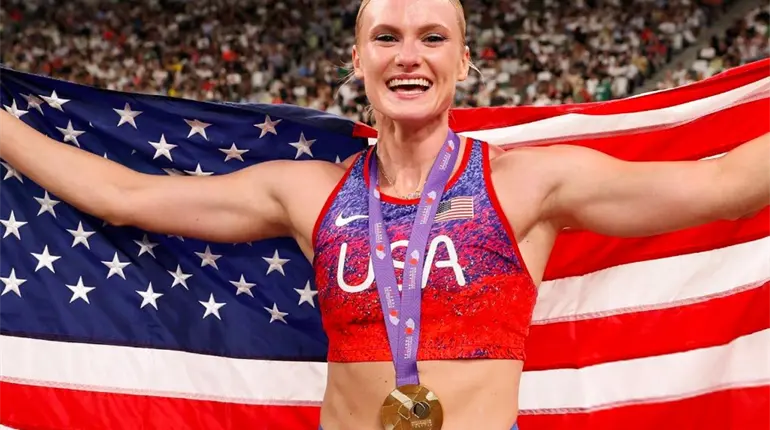 Katie Moon es tricampeona de salto de pértiga en el Mundial de Atletismo 2025