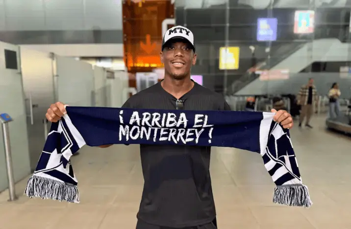 Anthony Martial ya está en Monterrey y deja mensaje a Gignac: "somos amigos fuera, enemigos en la cancha"
