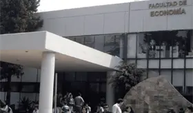 Desalojan Ciudad Universitaria por presunta amenaza de bomba en la Facultad de Economía de la UNAM