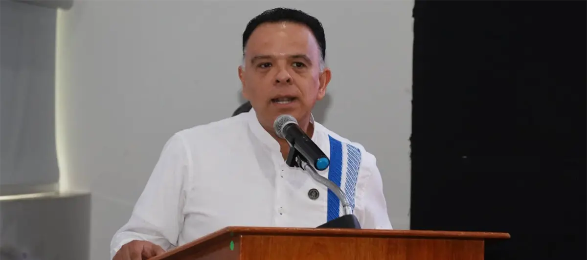 Decretos no eran suficientes para regular los horarios de venta de alcohol, justifica Marcos Rosendo Medina sobre nueva reforma