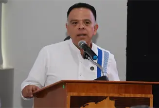 Decretos no eran suficientes para regular los horarios de venta de alcohol: Marcos Rosendo Medina