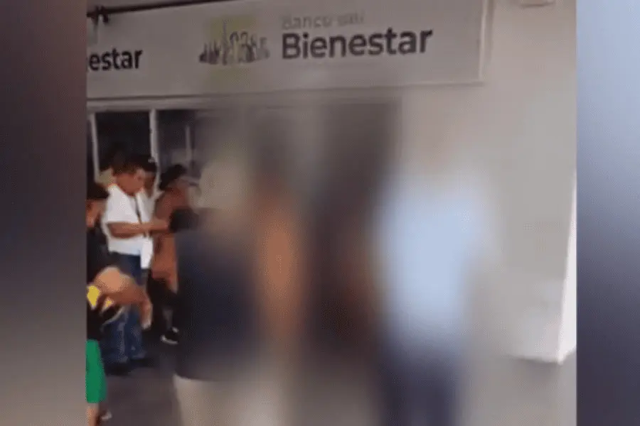 Mujeres protagonizan pelea en Banco del Bienestar en Villahermosa