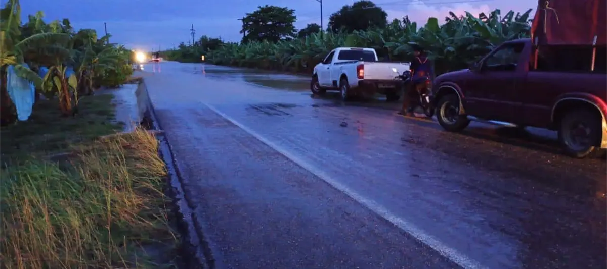 Se forma vado en la Villahermosa-Teapa tras fuertes lluvias
