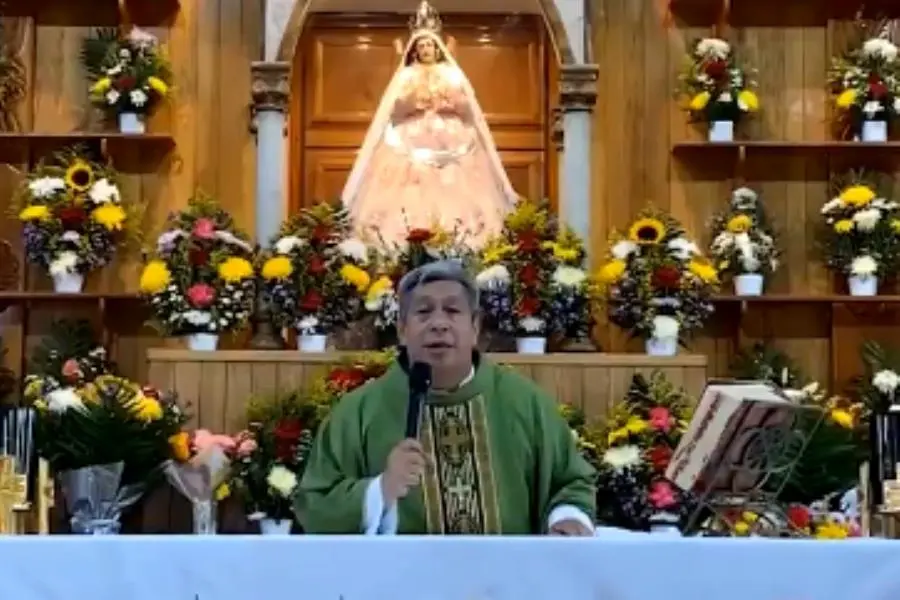 A ser buenos administradores de la vida y evitar caer en la avaricia, exhorta padre tiktokero