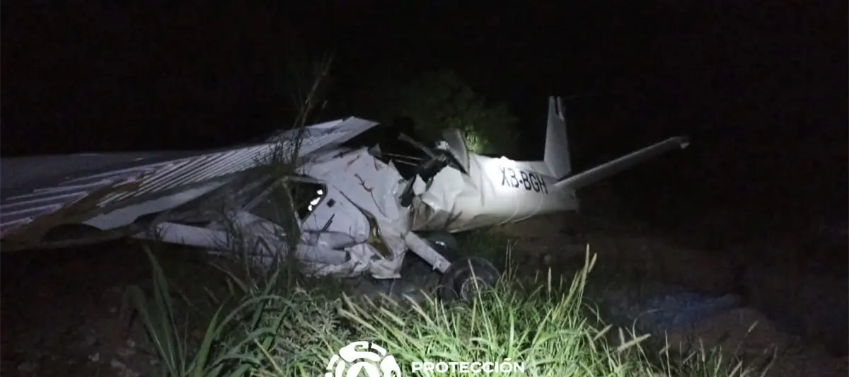 Mueren 2 personas tras desplome de avioneta en NL