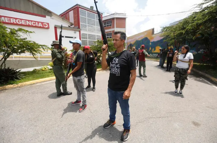 Realiza Venezuela jornada de adiestramiento militar con civiles ante posible ataque de EE. UU.