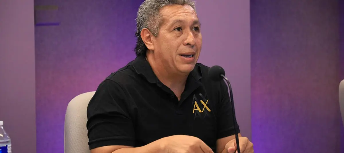 Padre Miguel Camacho envía felicitaciones al programa Telereportaje