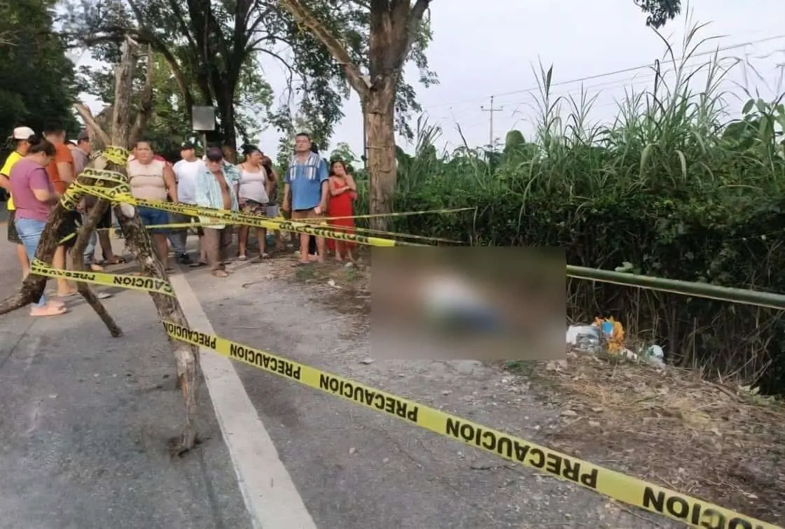 Motociclista pierde la vida al derrapar en la Villahermosa-Teapa