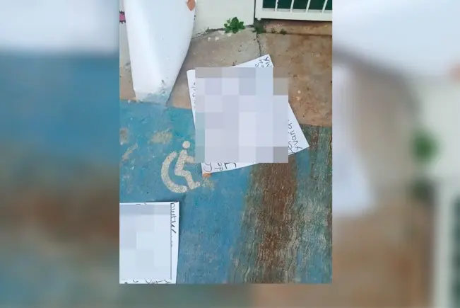 Dejan cartulina con amenazas contra mando del Creset en Atasta