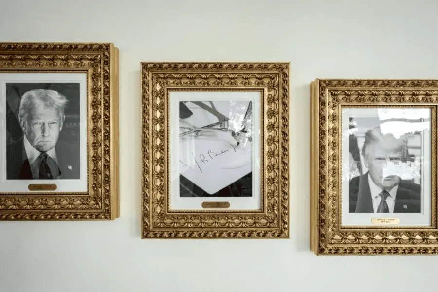 Trump cambia retrato de Biden en la Casa Blanca y pone imagen de una pluma automática