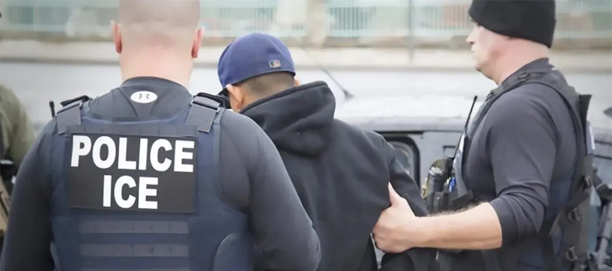 Arrestan a dos mexicanos en EE.UU., los acusan de estrangular a agente fronteriza en Houston