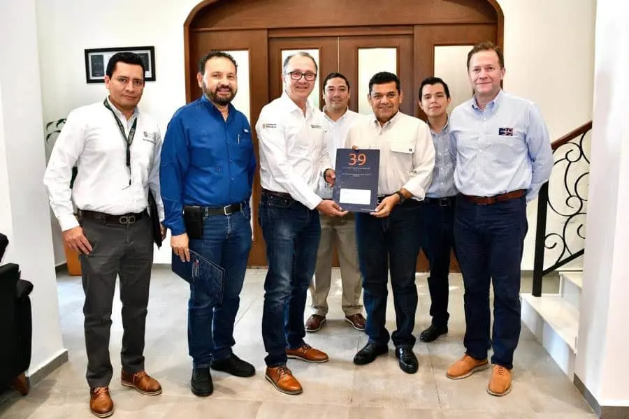 Entrega May al IMSS-Bienestar escritura del Hospital Comunitario de Jonuta