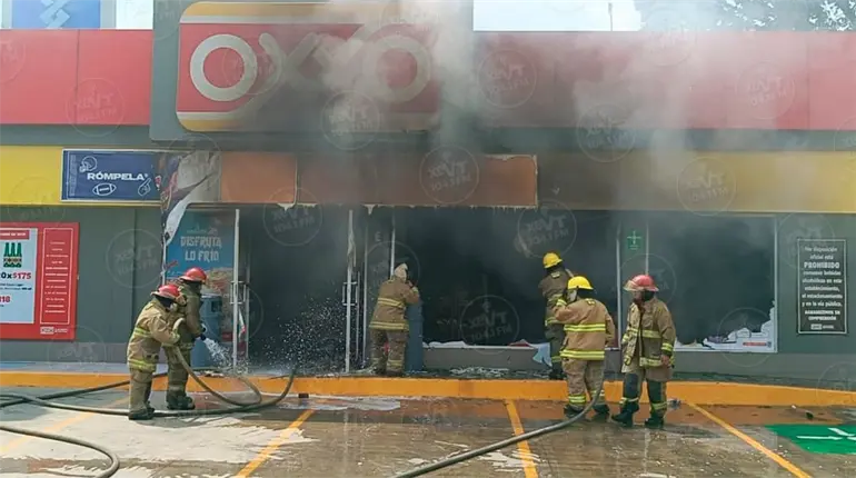 Nueva jornada violenta en Villahermosa; queman comercios y tiran poncha llantas