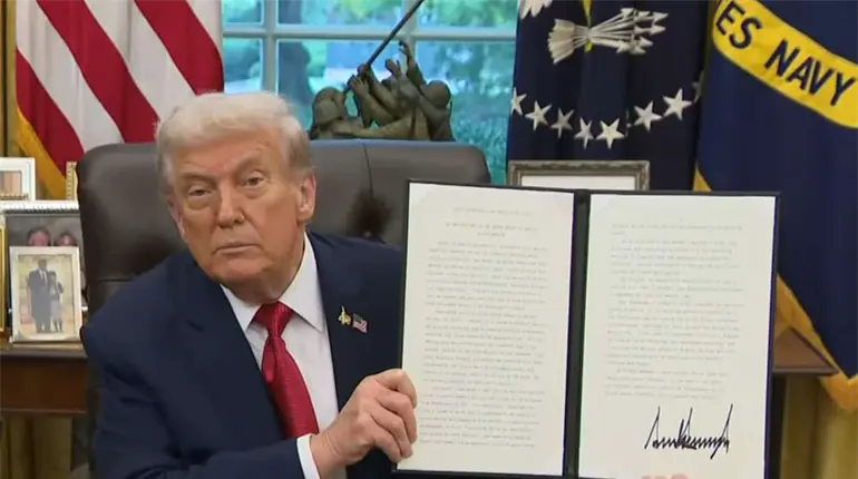 Trump firma orden para que TikTok sea operada por EE. UU.